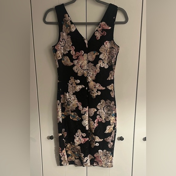 Mystic Floral Sequin Embroidered Bodycon Dress – Size S - Picture 4 of 4
